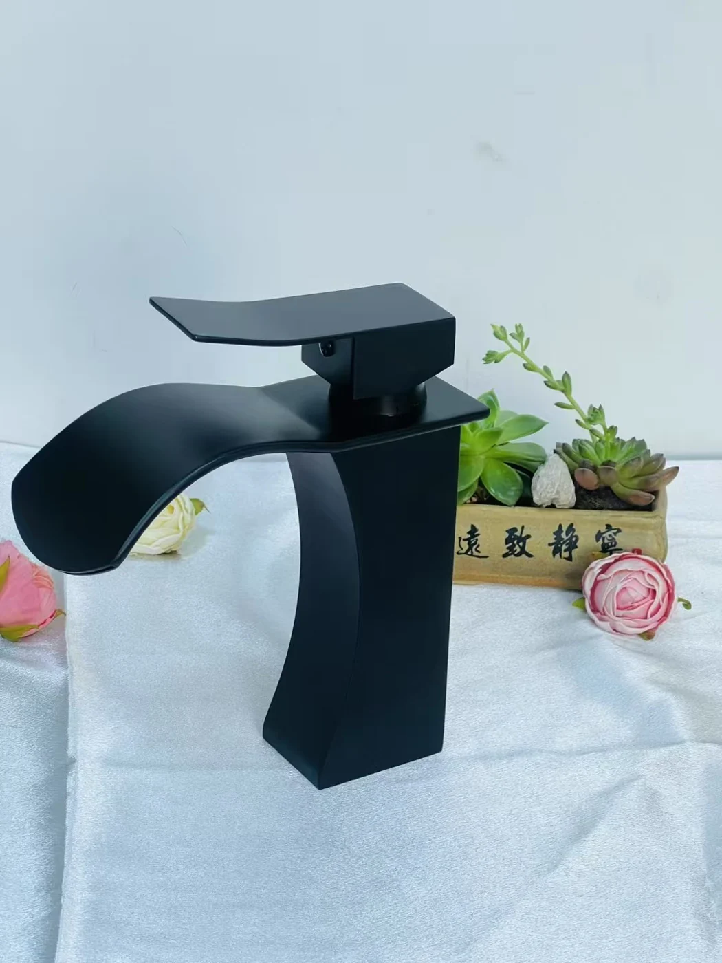 304 Stainless Steel Basin Faucet Y40010